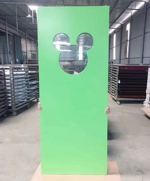 學(xué)校教室木門(mén)