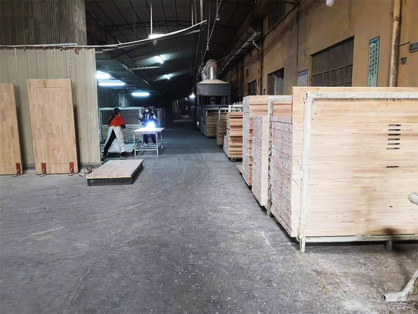 實木門廠家橡木門一套多少錢？細說橡木和橡膠木的區別