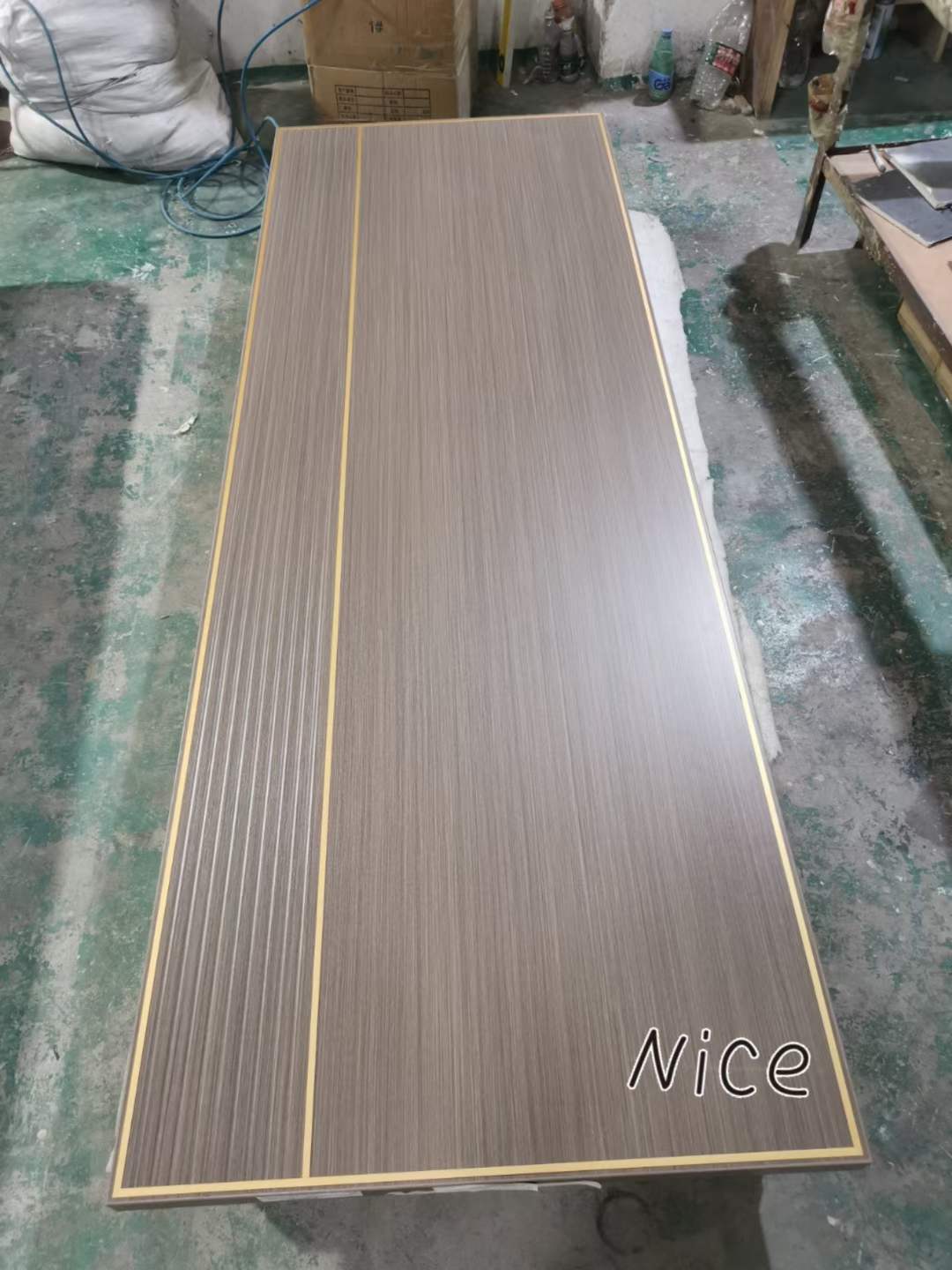 免漆生態(tài)門車間